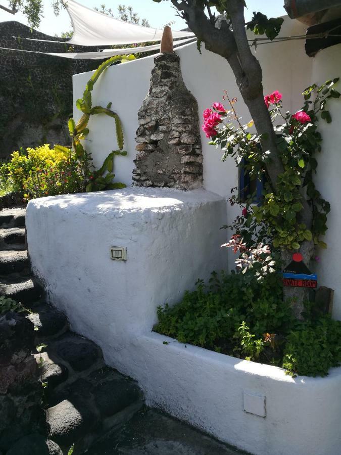 La Rosamarina Hotel Stromboli Bagian luar foto