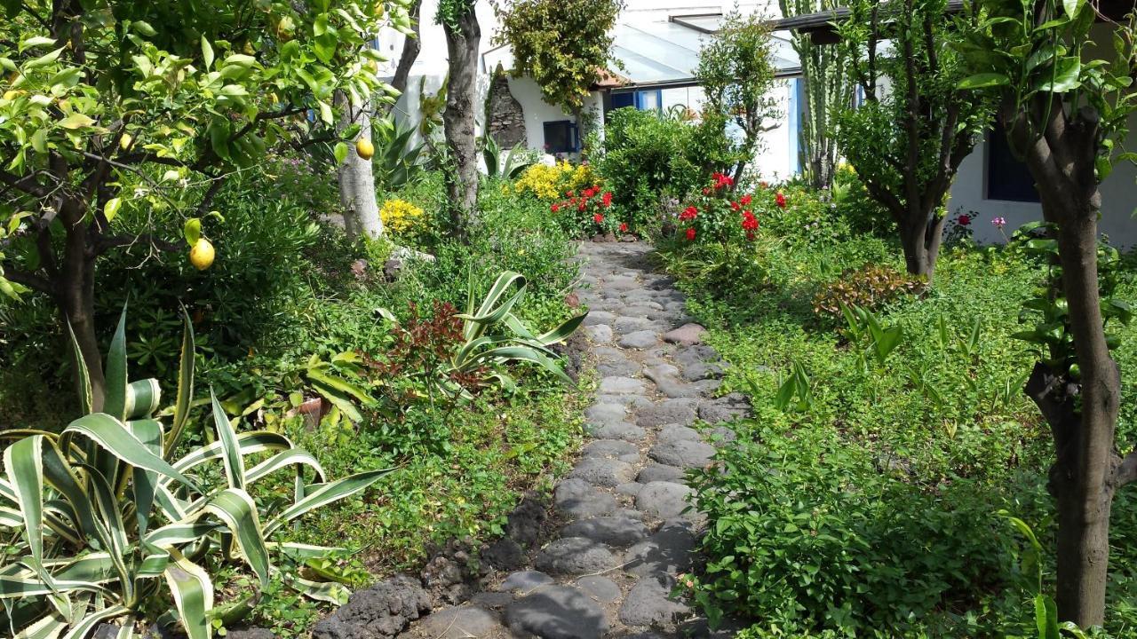 La Rosamarina Hotel Stromboli Bagian luar foto